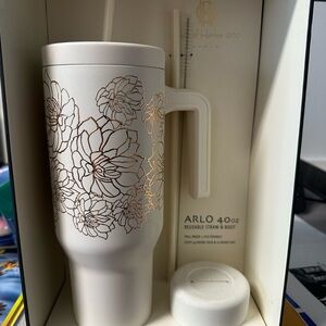 House of Harlow 1960 Arlo White Tumbler